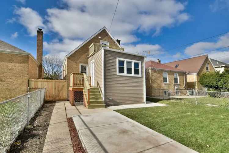 Single-family house For Sale in 3309, North Narragansett Avenue, Chicago, Illinois