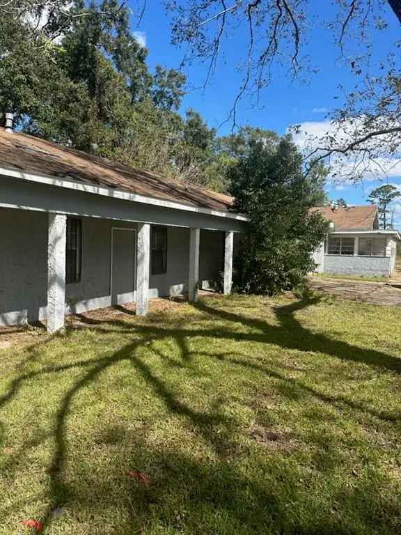 Single-family house For Sale in Prichard, Alabama