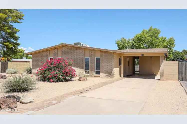 Single-family house For Sale in 2316, East Betty Elyse Lane, Phoenix, Arizona