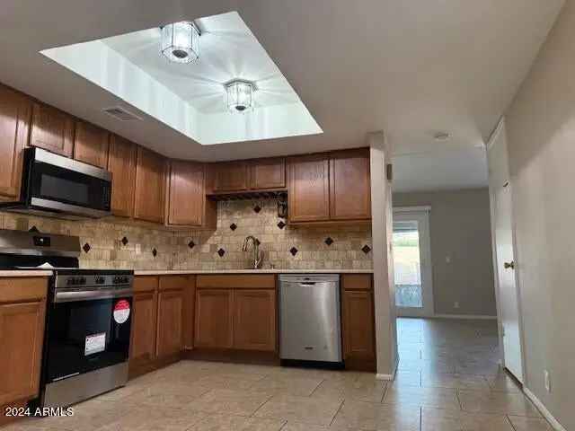 Single-family house For Sale in 4918, West Gelding Drive, Glendale, Arizona