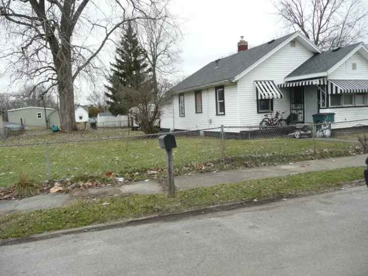 Single-family house For Sale in 1310, East 5th Street, Muncie, Indiana