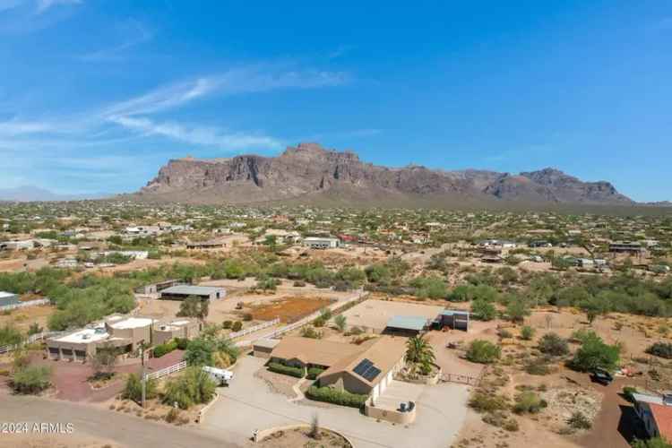 Single-family house For Sale in 77, South Arroya Road, Apache Junction, Arizona