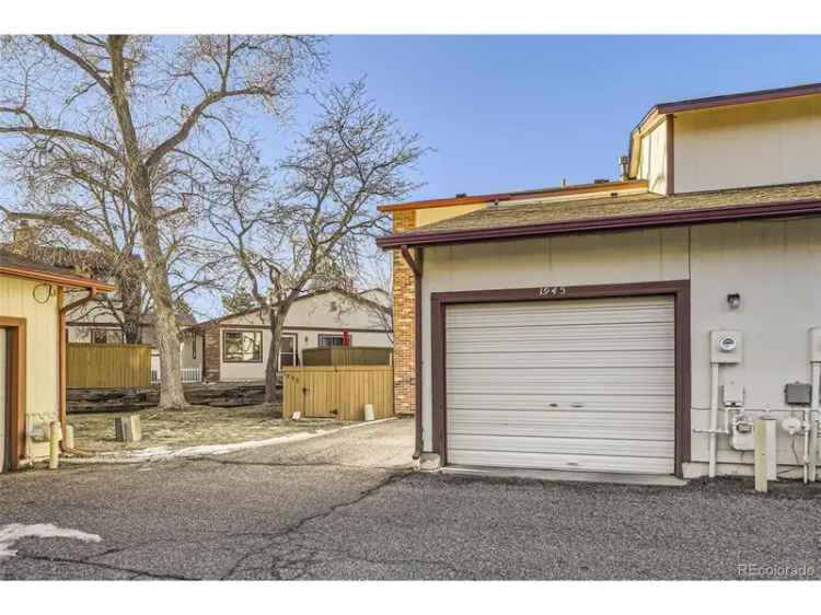 Single-family house For Sale in 1945, West 102nd Avenue, Thornton, Colorado