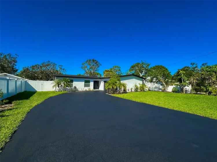 Single-family house For Sale in Saint Petersburg, Florida