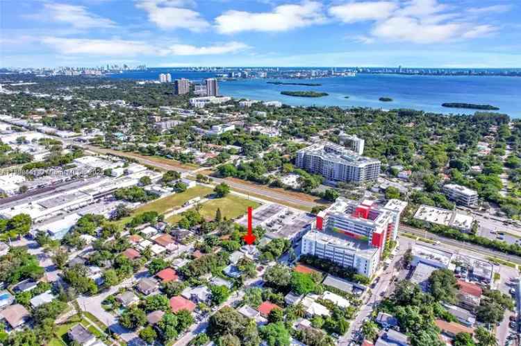 Single-family house For Sale in 353, Northeast 57th Street, Miami, Florida