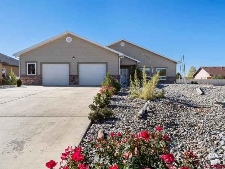 House For Sale in 2601, Peyton Drive, Montrose, Colorado