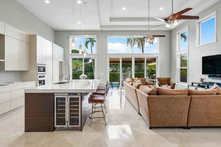 Single-family house For Sale in Boca Raton, Florida