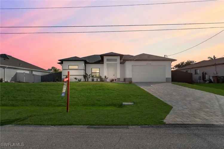 Single-family house For Sale in 2526, Northwest 1st Street, Cape Coral, Florida