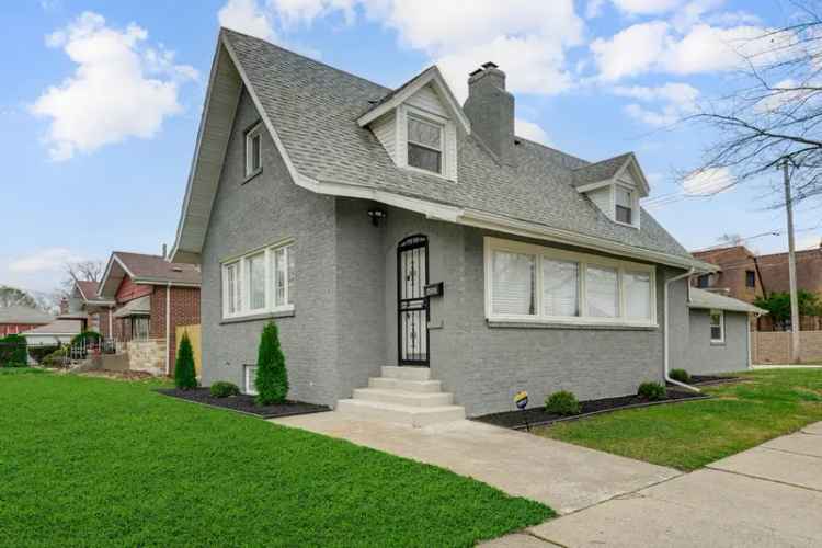 Single-family house For Sale in 655, West 111th Street, Chicago, Illinois