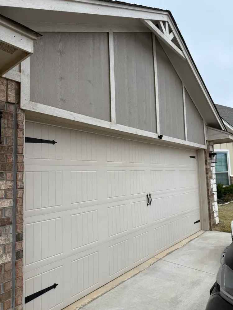 Edmond Family Home Near Pond and Playground