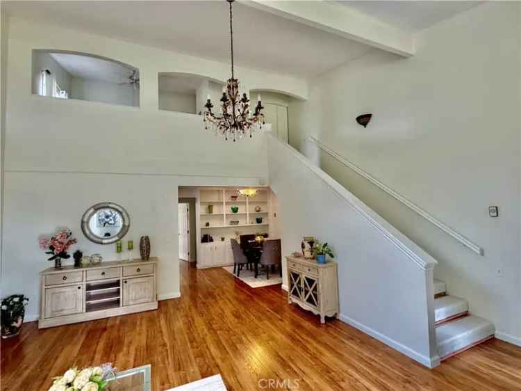 Single-family house For Sale in 120, Via Estrada, Laguna Woods, California