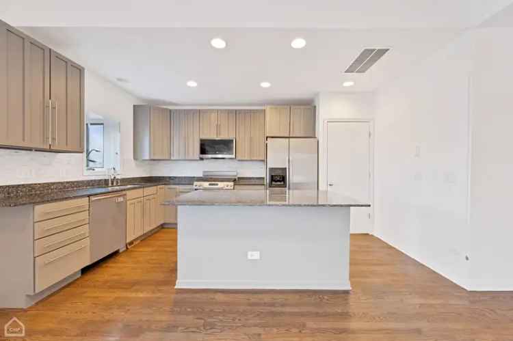 4 Bed 3.5 Bath Townhouse for Rent Near United Center