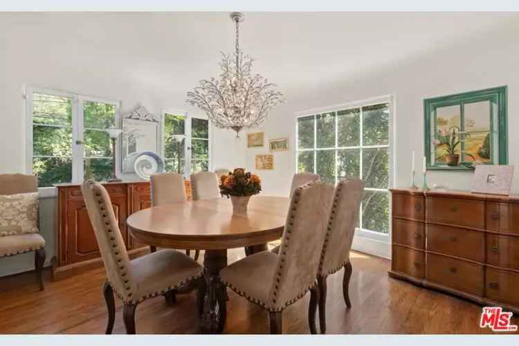 Single-family house For Sale in 1721, Benedict Canyon Drive, Beverly Hills, California