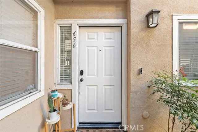 Condo For Sale in Anaheim, California