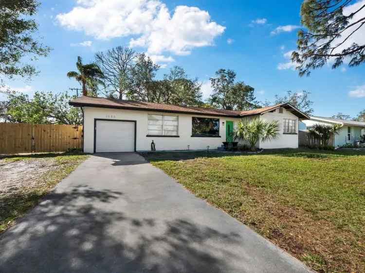 Single-family house For Sale in 2586, Tami Sola Street, Sarasota, Florida