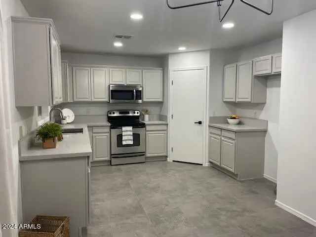 Single-family house For Sale in 21163, East Aspen Valley Drive, Queen Creek, Arizona