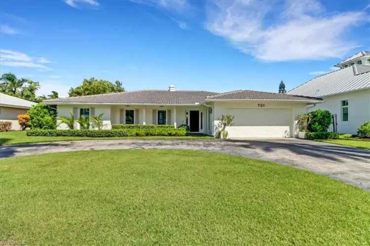 Single-family house For Sale in 701, Harbour Drive, Naples, Florida