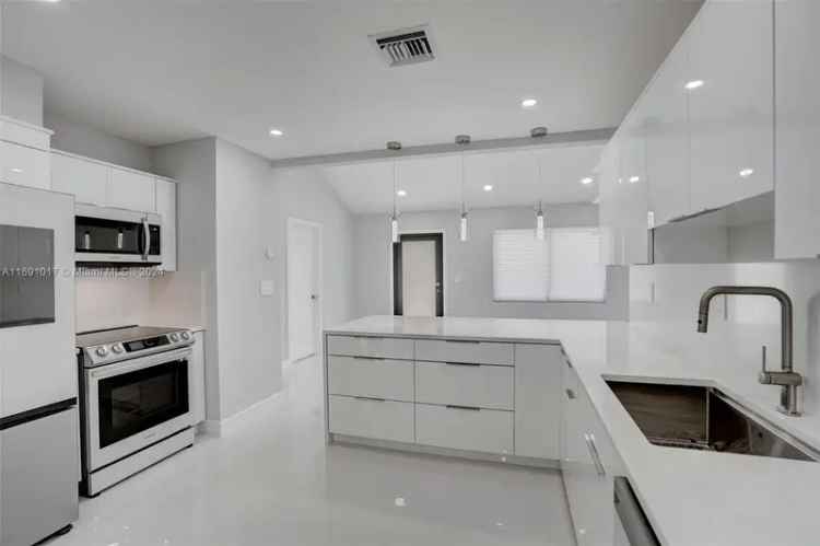 Single-family house For Sale in 4212, Northwest 3rd Avenue, Miami, Florida