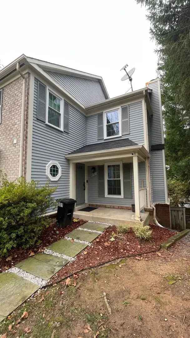 Newly Renovated 4 BR Townhome for Rent in Suffolk Place