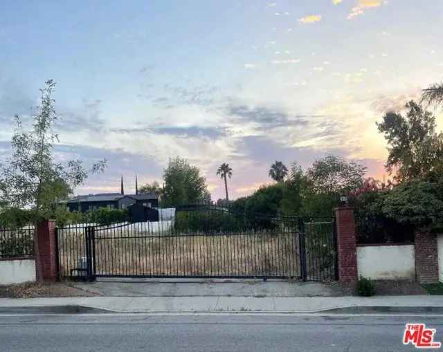 Land For Sale in 5349, Tampa Avenue, Los Angeles, California