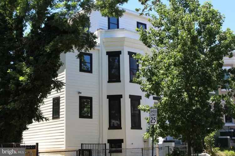 House For Sale in 660, Columbia Road Northwest, Washington, District of Columbia