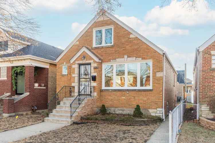 Single-family house For Sale in 5955, West Wilson Avenue, Chicago, Illinois