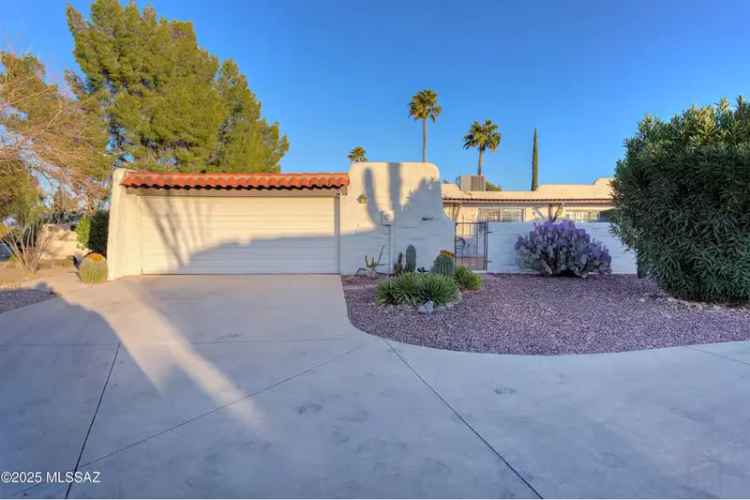 House For Sale in 754, West Calle del Ensalmo, Green Valley, Arizona