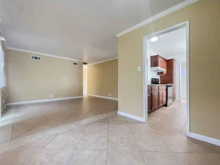 Single-family house For Sale in 45567, Andale Avenue, Lancaster, California