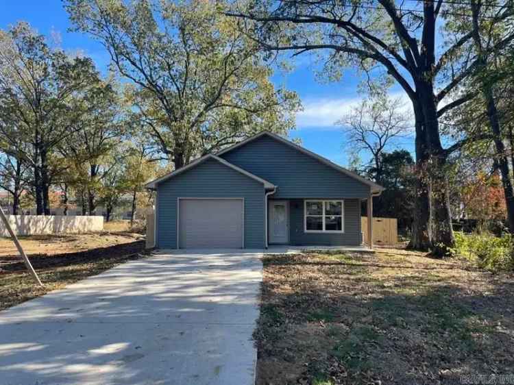 Single-family house For Sale in 207, North Jackson Street, Cabot, Arkansas