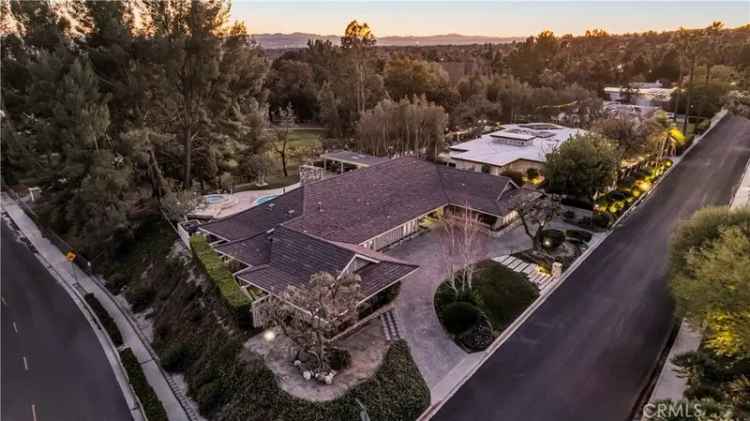 Spacious Single Story Estate in Knollwood Country Club