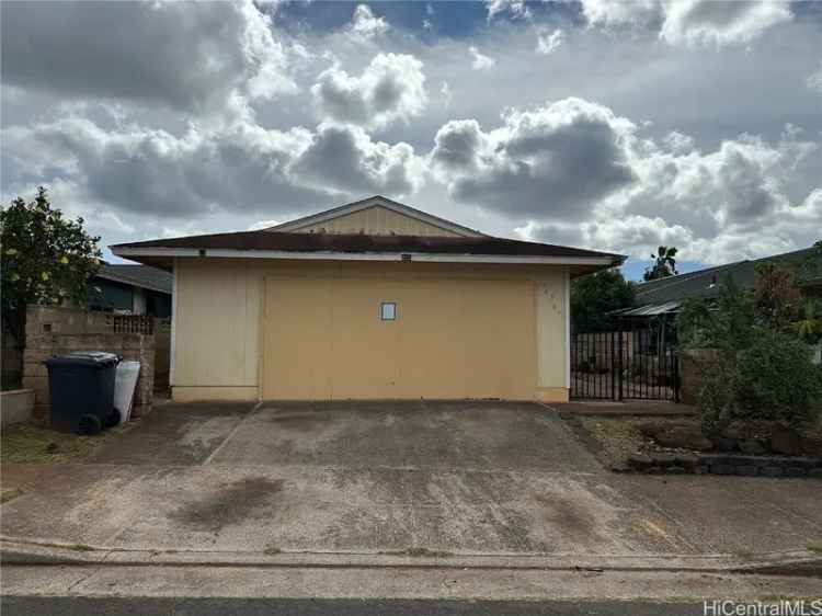 Single-family house For Sale in Waipahu, Hawaii