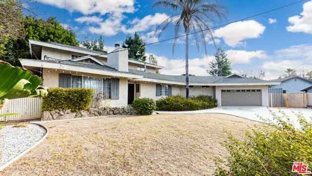 Single-family house For Sale in 17813, Malden Street, Los Angeles, California