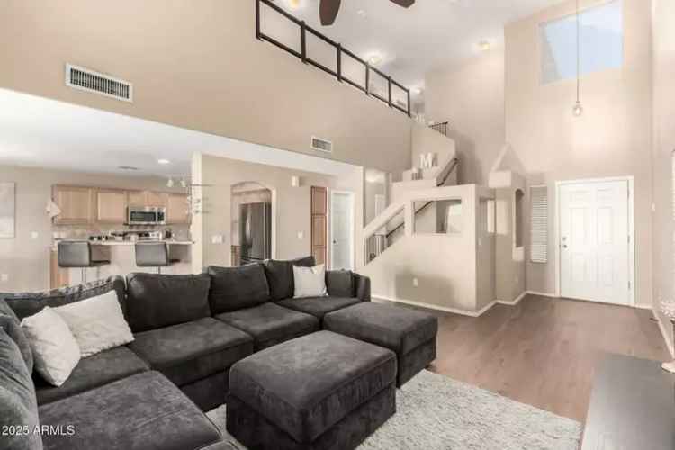 Single-family house For Sale in 1154, East Desert Holly Drive, San Tan Valley, Arizona