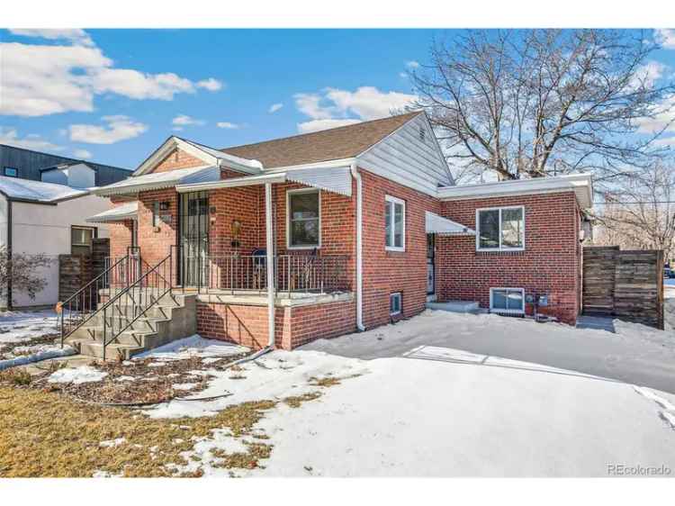 Single-family house For Sale in 2895, Dexter Street, Denver, Colorado