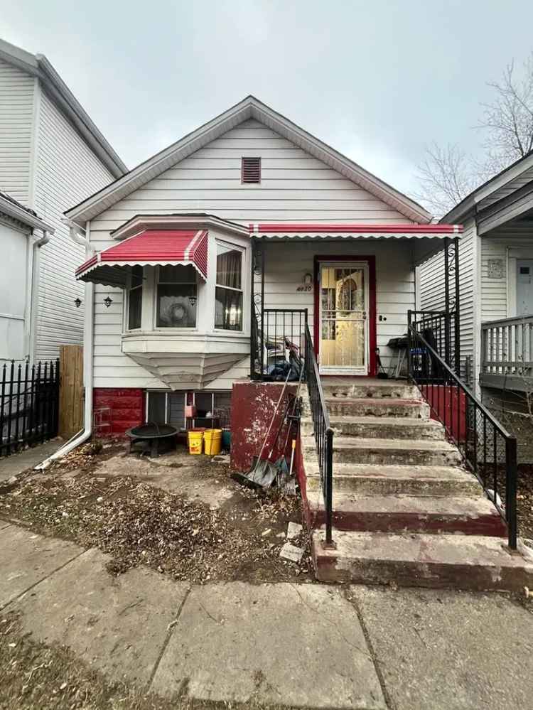 Single-family house For Sale in 4820, West Ferdinand Street, Chicago, Illinois