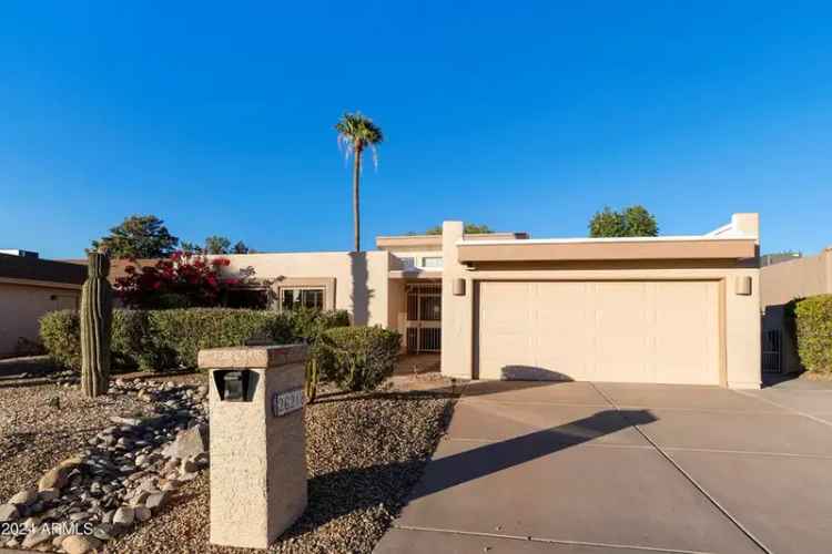 Single-family house For Sale in 26218, South Brentwood Drive, Sun Lakes, Arizona