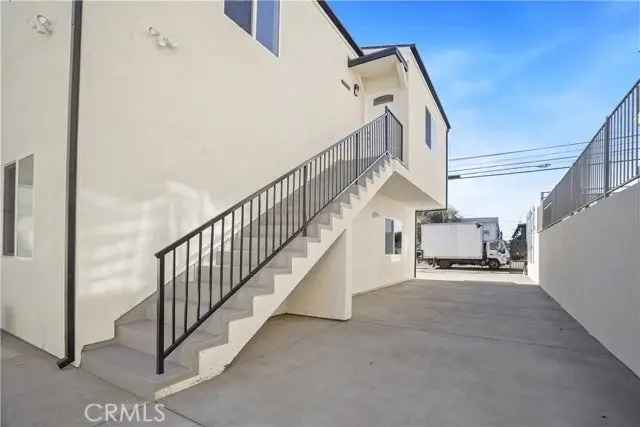 Multi-family house For Sale in 7726, Laurel Canyon Boulevard, Los Angeles, California