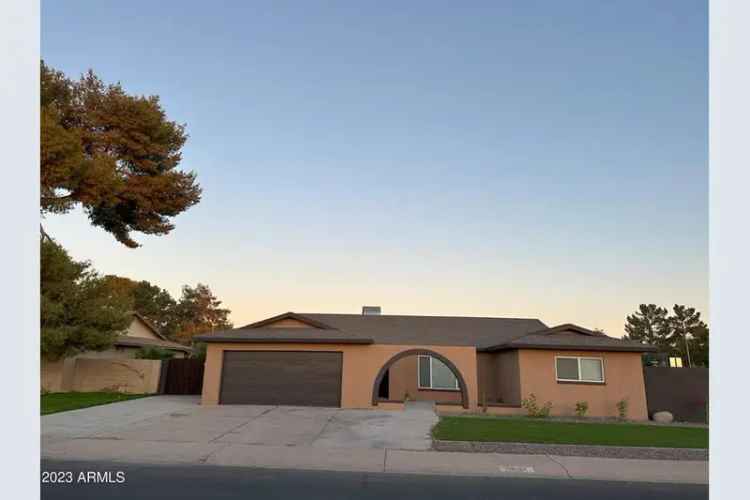 Single-family house For Sale in 14201, North 55th Drive, Glendale, Arizona