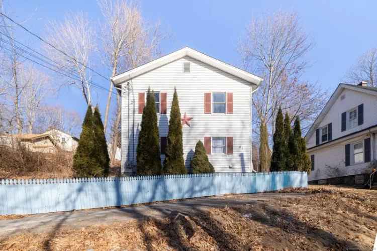 Single-family house For Sale in 61, Hillhouse Road, Waterbury, Connecticut