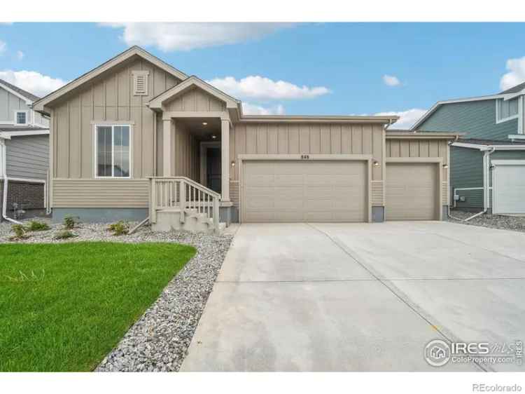 Single-family house For Sale in Windsor, Colorado