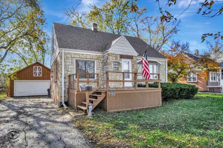 Single-family house For Sale in 28, East 31st Street, Steger, Illinois