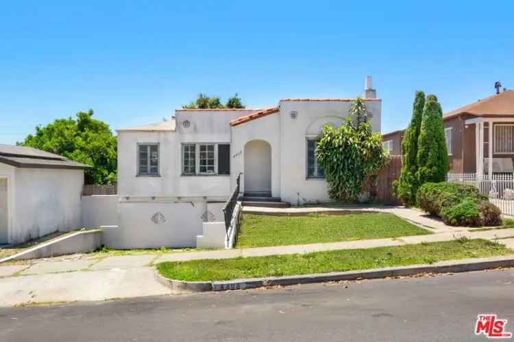 Single-family house For Sale in 4408, West 59th Street, Los Angeles, California