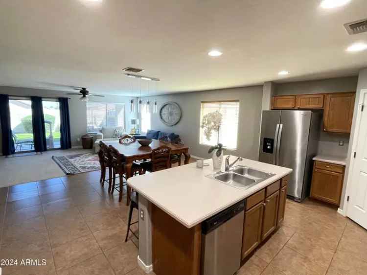 Single-family house For Sale in 914, West Desert Seasons Drive, San Tan Valley, Arizona