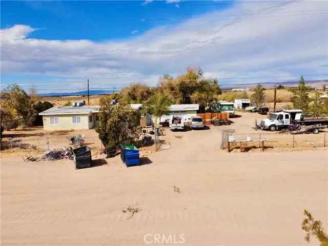 Single-family house For Sale in Barstow, California