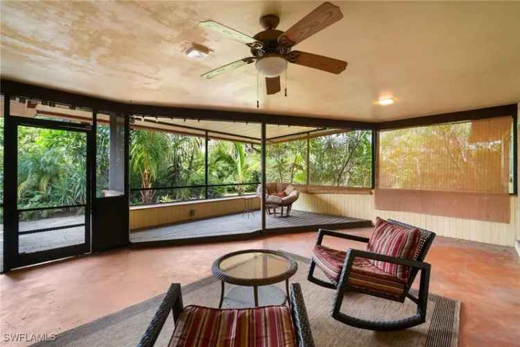 Single-family house For Sale in Villas, Florida