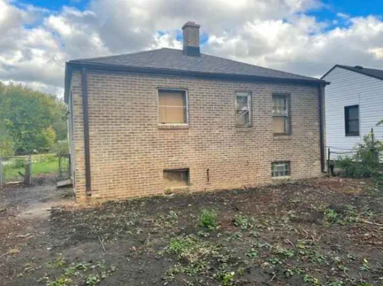 Single-family house For Sale in 2268, Rhode Island Street, Gary, Indiana