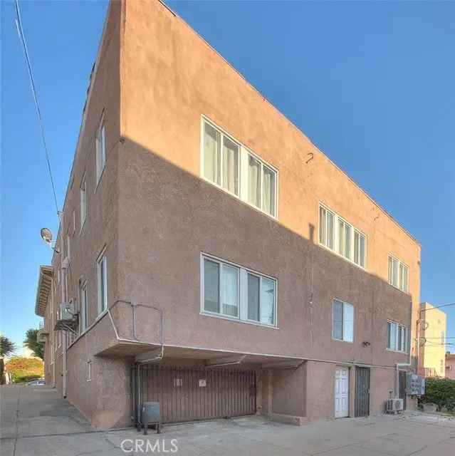 Multi-family house For Sale in 335, North Mariposa Avenue, Los Angeles, California