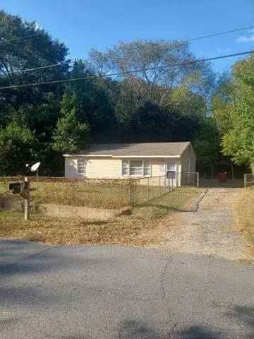 Multi-family house For Sale in 2727, Deeb Drive, Macon, Georgia