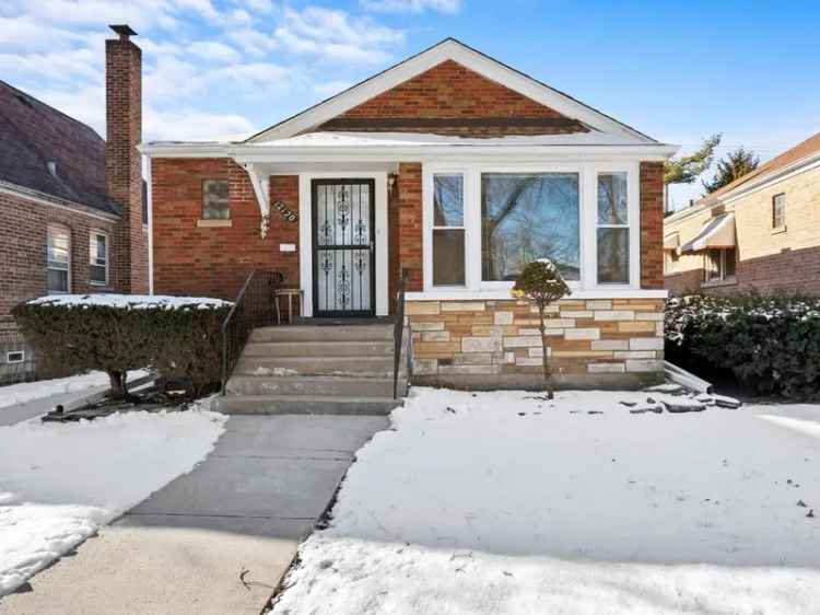 Single-family house For Sale in Chicago, Illinois