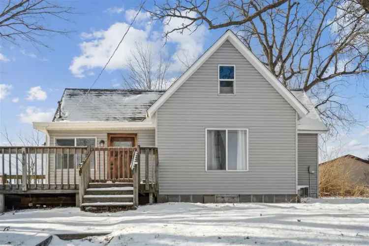 Single-family house For Sale in 419, North High Avenue, Oxford, Iowa